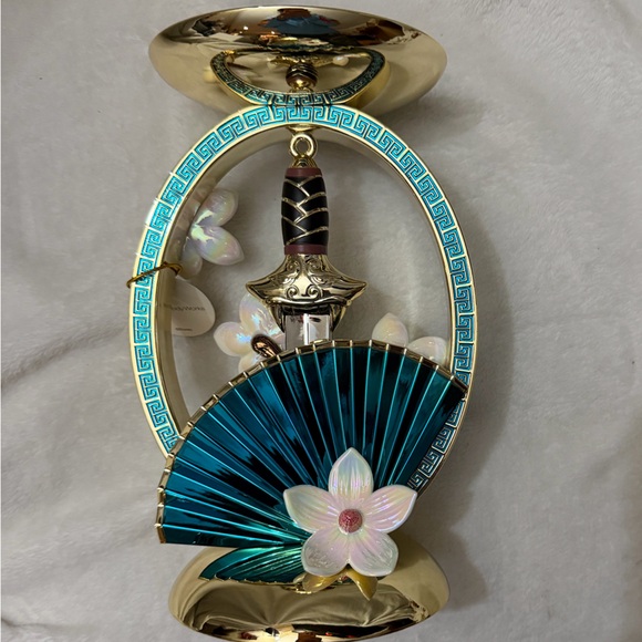 Bath & Body Works Mulan Candle Holder - Picture 2 of 3